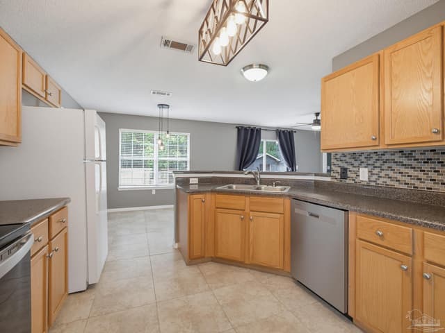 5523 Berryhill Rd, Milton FL 32570 photo 6