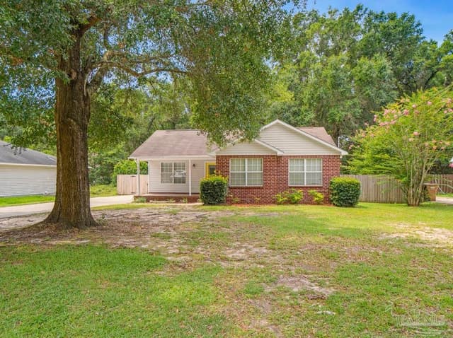 5523 Berryhill Rd, Milton FL 32570 exterior