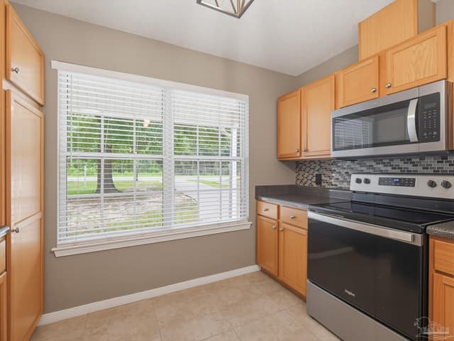 5523 Berryhill Rd, Milton FL 32570 photo 5