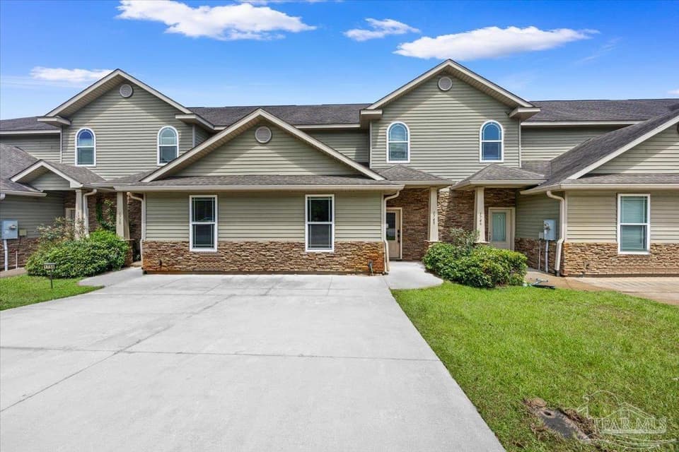 1748 Sound Haven Ct, Navarre FL 32566 photo 1