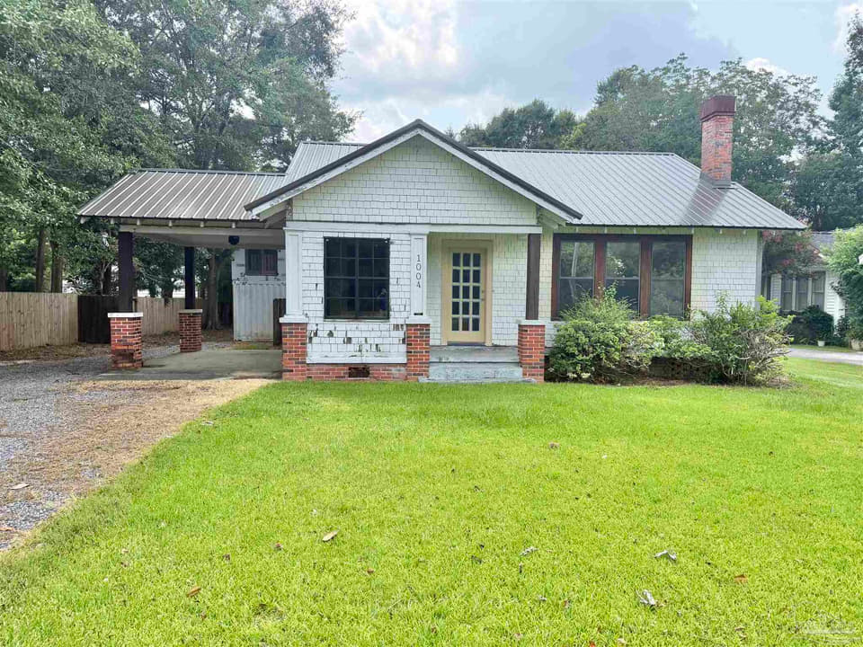 1004 S Pensacola Ave, Atmore AL 36502 photo 1