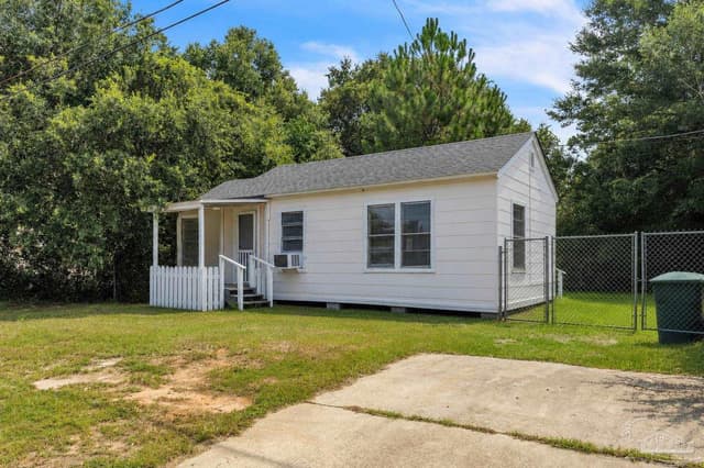 1040 Wayne Ave, Pensacola FL 32507 exterior