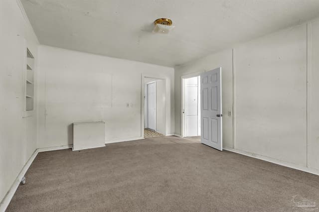 1040 Wayne Ave property photo