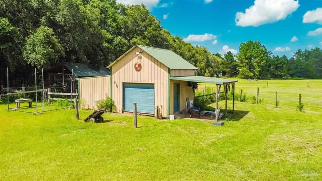 390 Brooks St, Baker FL 32531 photo 3
