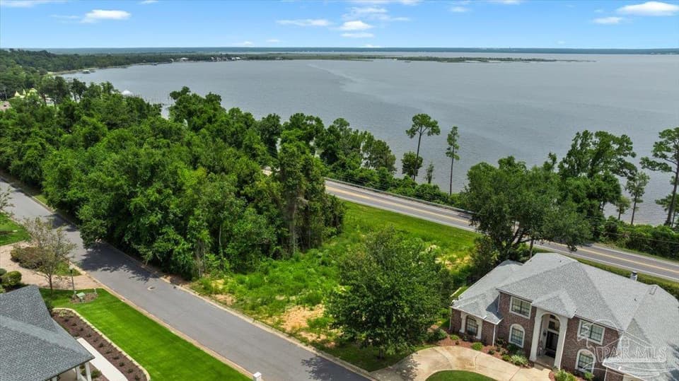 3054 Pelican Ln, Pensacola FL 32514 photo 1