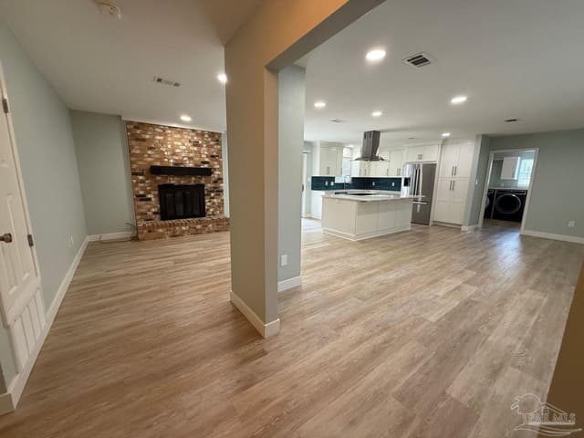 420 Dolphin St property photo