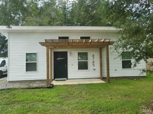 4856 Tide Dr, Milton FL 32583 exterior