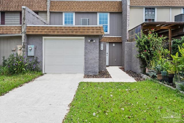 804 Esconditas Pl property photo