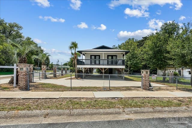 320 Mallory St property photo