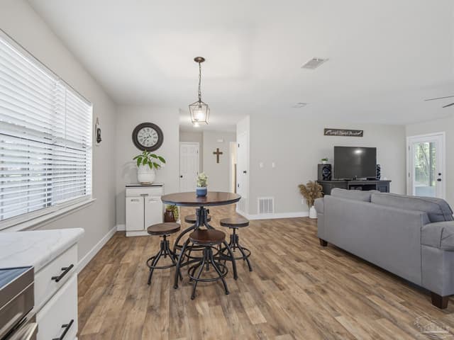 5905 Stephanie Dr, Milton FL 32570 photo 7