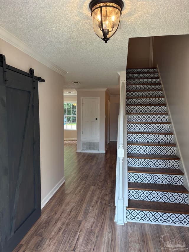 3111 Leesburg Sq property photo