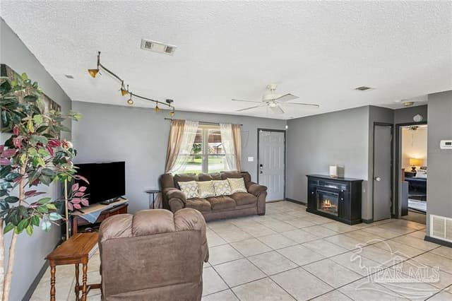 10720 Willow Lake Dr property photo