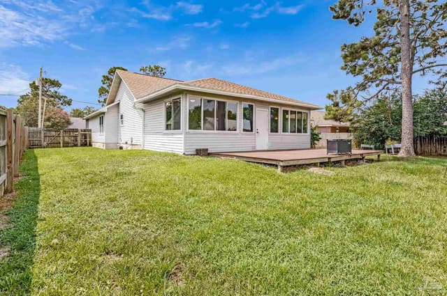 6436 Garden Dr, Gulf Breeze FL 32563 photo 4