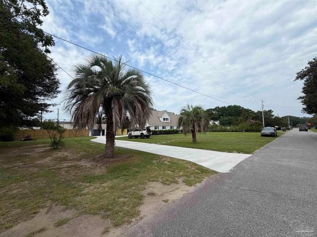 341 Lowell Ln property photo