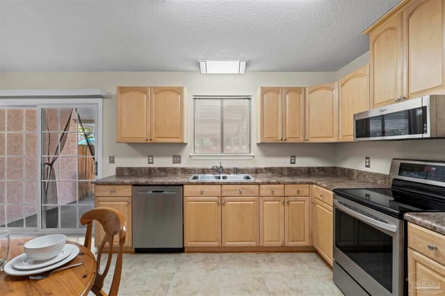 1139 Bloodworth Ln, Pensacola FL 32504 photo 13