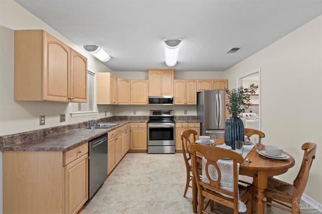 1139 Bloodworth Ln, Pensacola FL 32504 photo 12