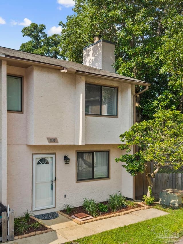 1139 Bloodworth Ln, Pensacola FL 32504 exterior
