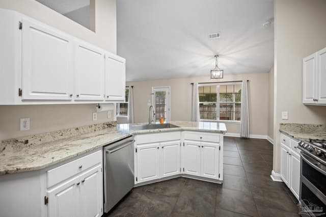 107 Bosque Ct, Cantonment FL 32533 photo 6
