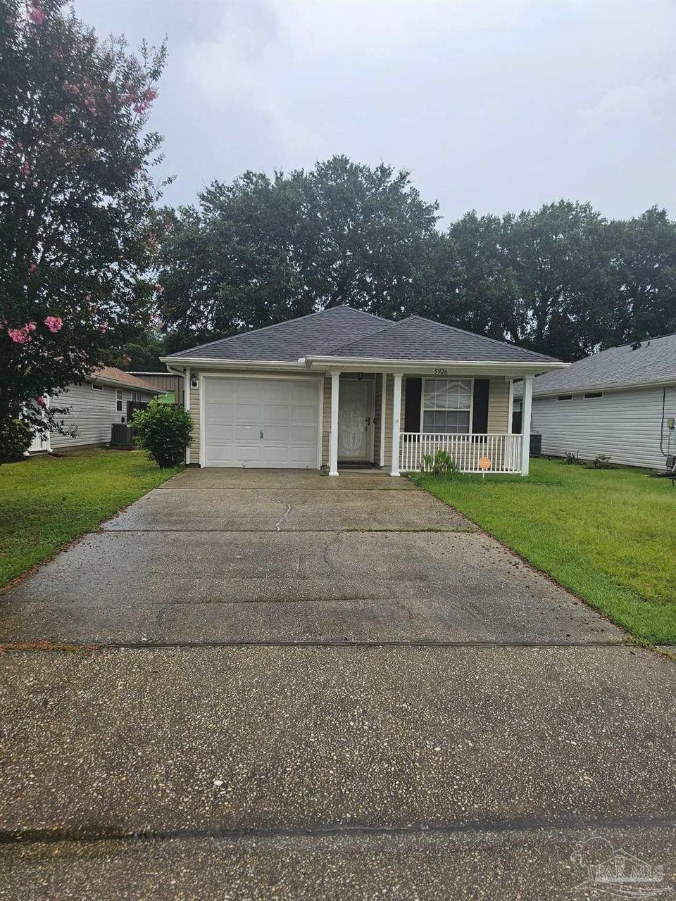 5926 Bilek Dr, Pensacola FL 32526 photo 1