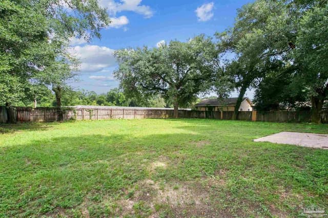 4636 Evelyn St property photo
