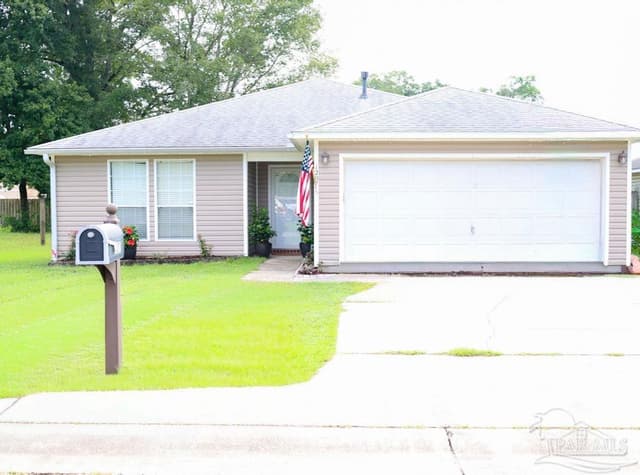 1207 Simpson St, Pensacola FL 32526 exterior