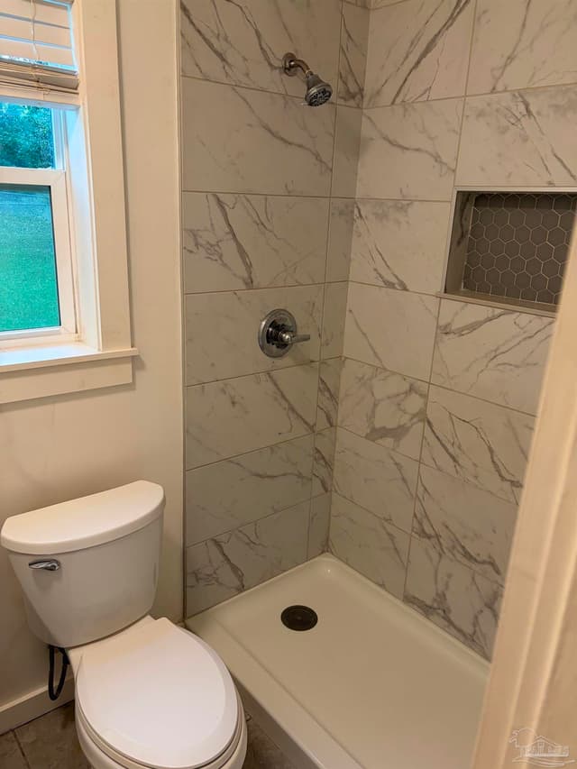 107 Holmes Dr # C, Pensacola FL 32507 photo 8