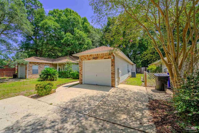 6102 The Oaks Ln property photo