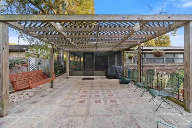 632 Berkley Dr property photo