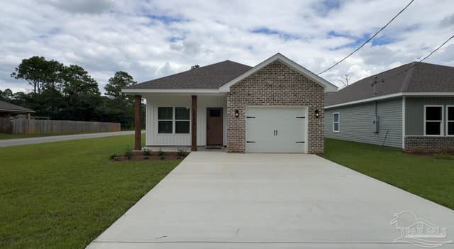 2944 N 17th Ave, Milton FL 32583 exterior