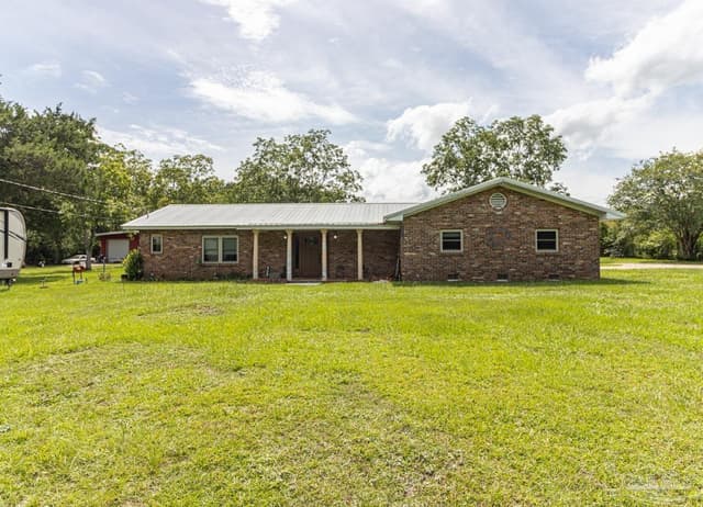 3805 N Hwy 29, Cantonment FL 32533 exterior