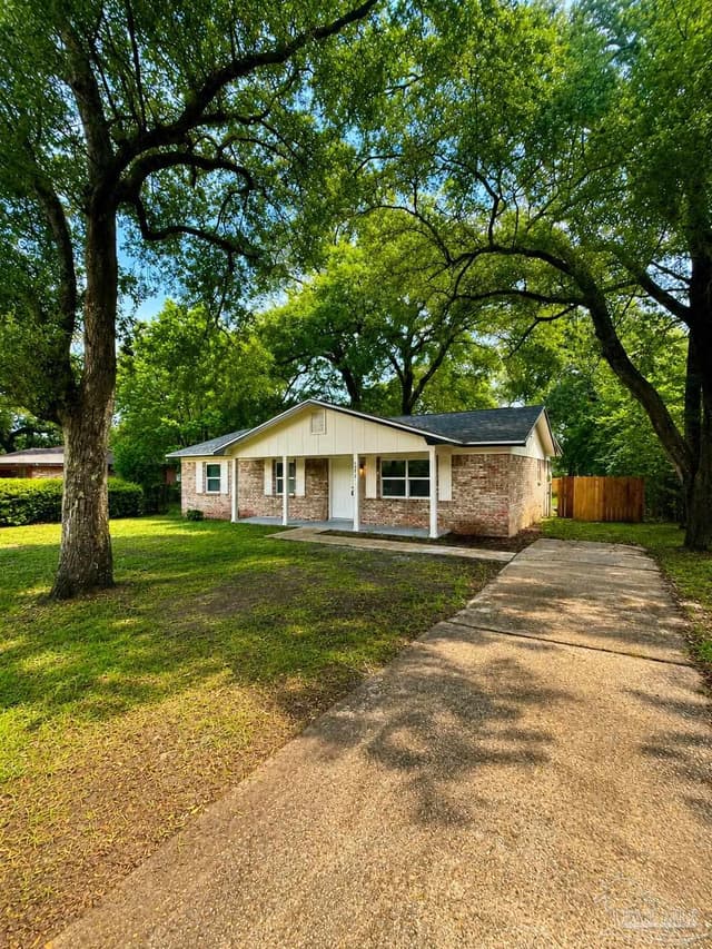 6250 Luther St, Pensacola FL 32503 exterior