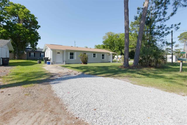 2121 Eliasberg Ave, Pensacola FL 32507 exterior
