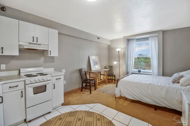 224 E Garden St # 404, Pensacola FL 32502 exterior