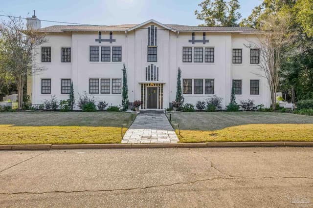 1515 E Lakeview Ave, Pensacola FL 32503 exterior