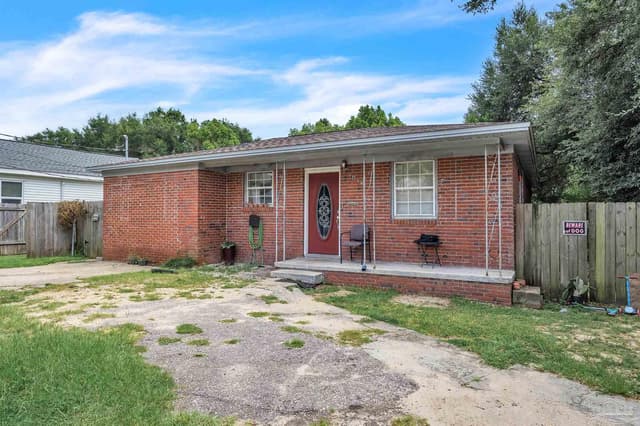 1815 W Wright St, Pensacola FL 32502 exterior