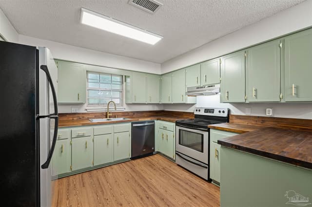5407 Admiral Doyle Dr, Pensacola FL 32506 exterior