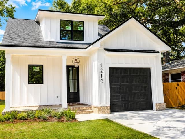 1210 E Maxwell St, Pensacola FL 32503 exterior