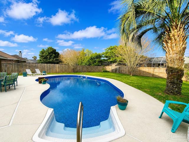 1406 Connemara Cir, Gulf Breeze FL 32563 exterior