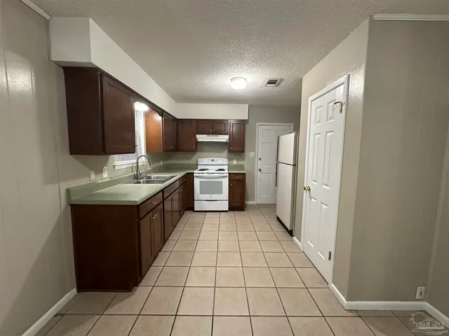 2810 Donley St property photo