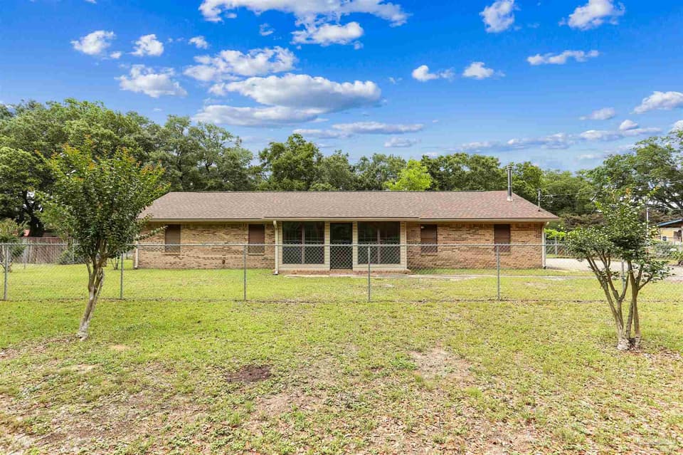 1920 Cope Ln, Pensacola FL 32526 photo 1