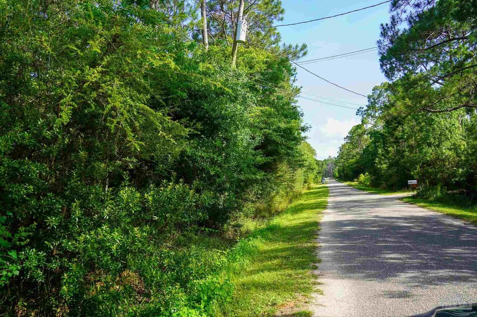 968 Clearview St, Milton FL 32583 photo 1