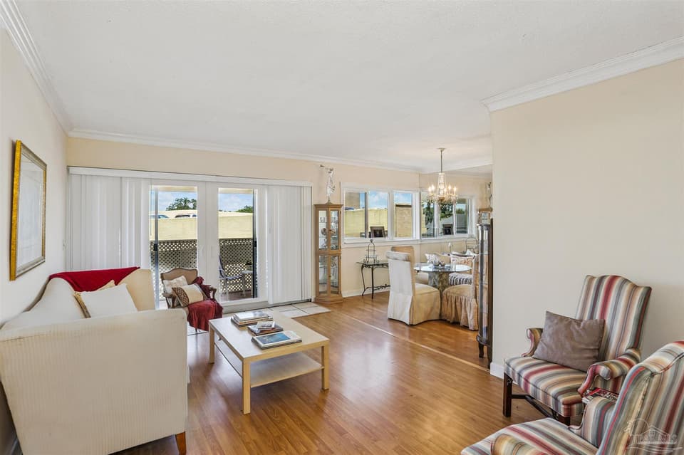 825 Bayshore Dr # 302, Pensacola FL 32507 photo 1