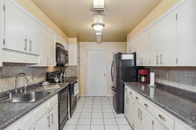 825 Bayshore Dr # 302, Pensacola FL 32507 photo 8