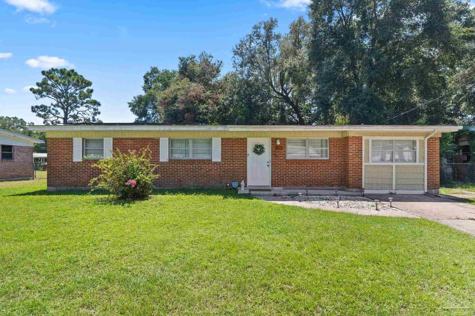 6022 Syrcle Ave, Milton FL 32570 photo 1