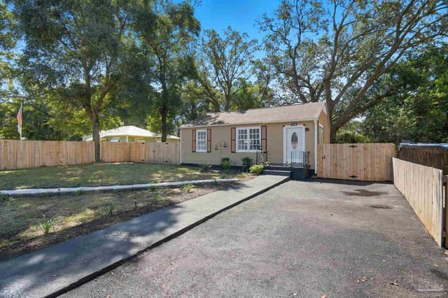 636 Elite Rd, Pensacola FL 32507 photo 2