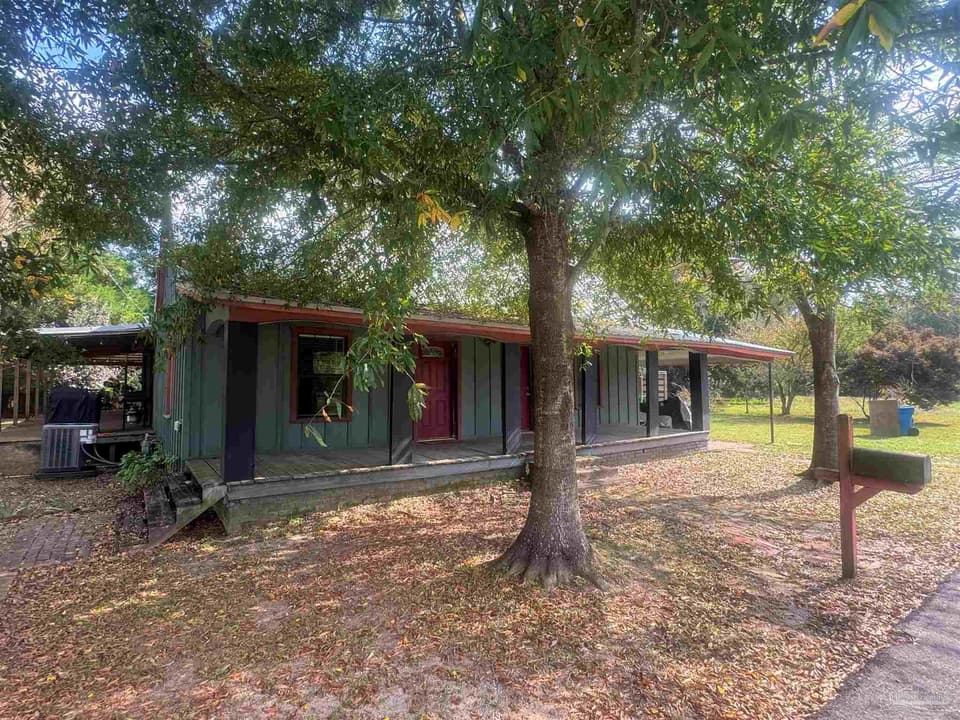 77 Hill St, Atmore AL 36502 photo 1