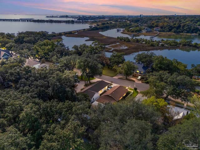 120 Bayou Blvd, Pensacola FL 32503 photo 2