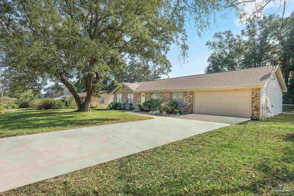 1245 Greenbrier Blvd, Pensacola FL 32514 photo 1