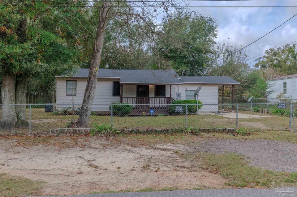825 Booker Ave, Cantonment FL 32533 photo 1