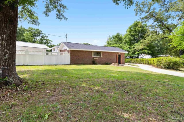 6001 W Hwy 4, Century FL 32535 photo 4